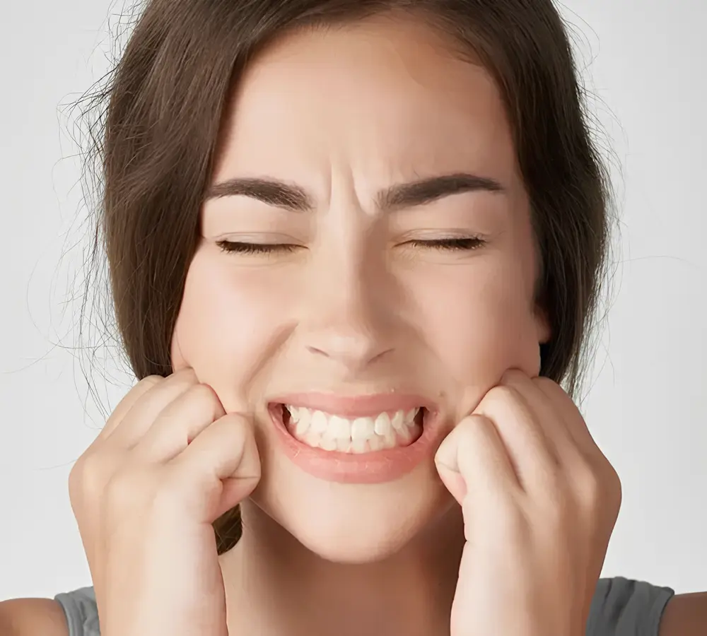Diş Sıkma (Bruksizm) Nedir? Belirtileri, Nedenleri ve Tedavi Yöntemleri
